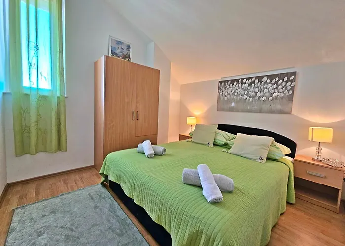 Moni 2 Apartmán *