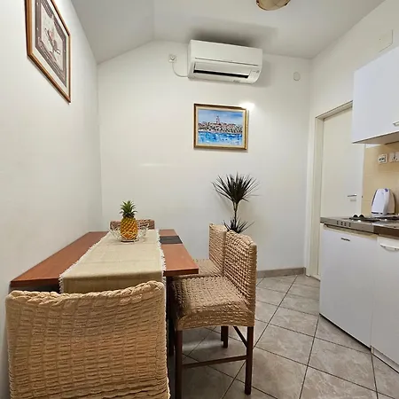Apartment Moni 2